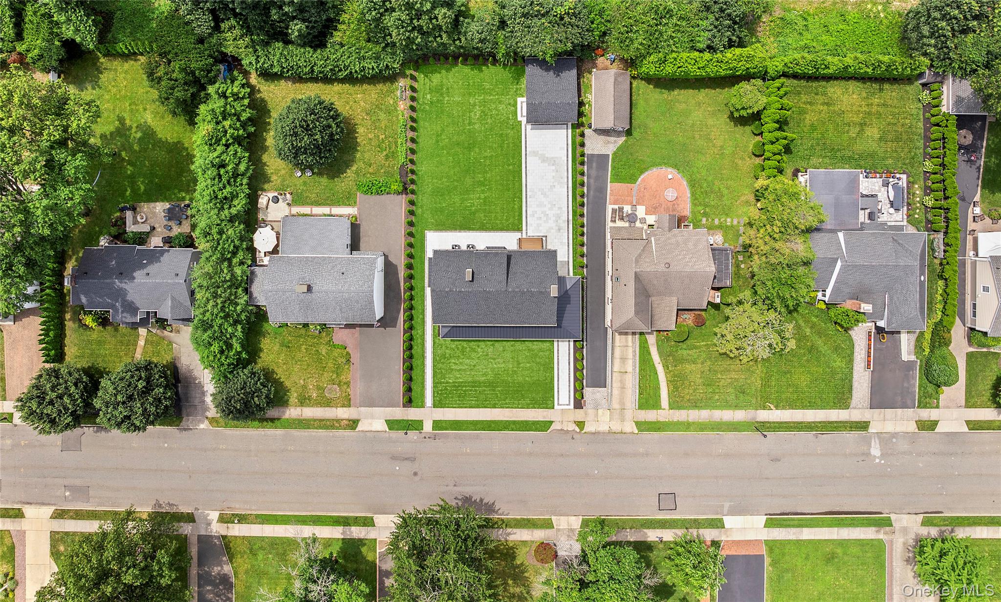 132 Arthur Street, Garden City, NY 11530