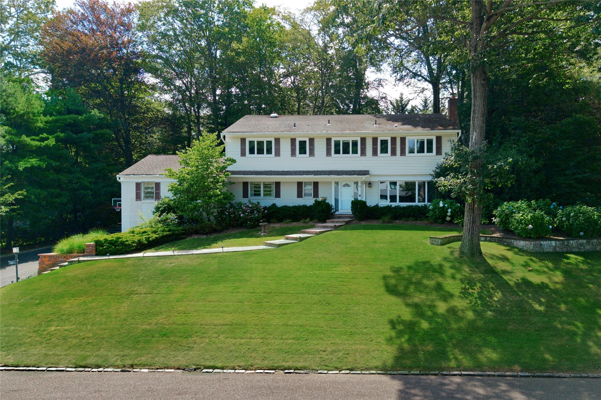 65 Hemlock Drive, East Hills, NY 11576