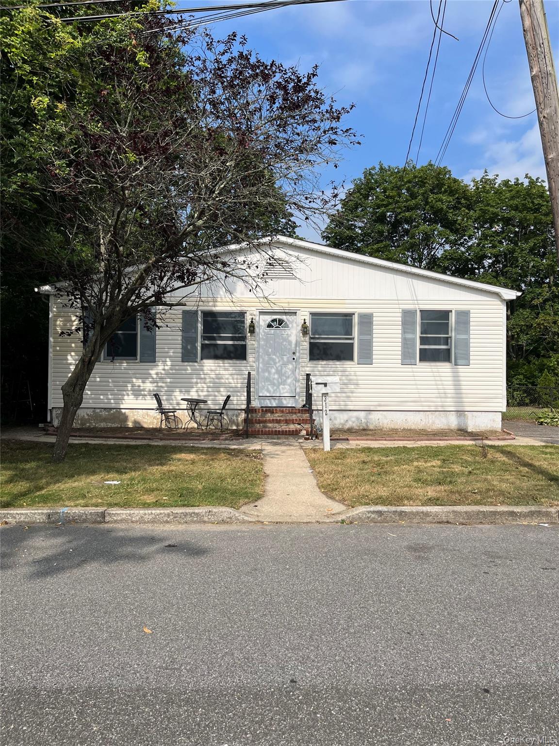 312 Washington Avenue, Saint James, NY 11780