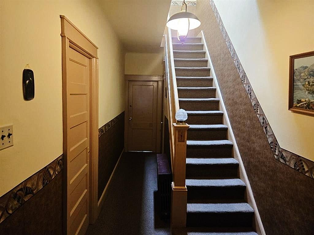 71-09 68 Street, Glendale, NY 11385