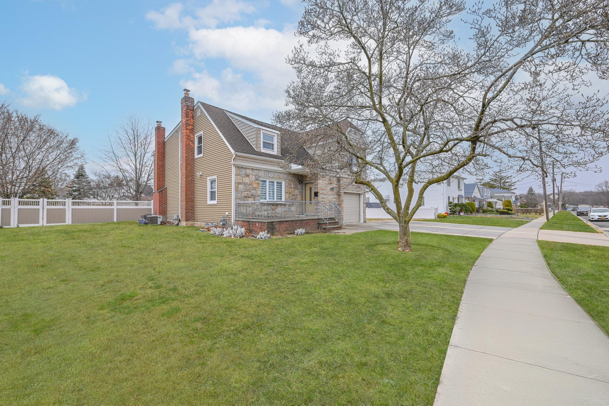 100 Morris Parkway, Valley Stream, NY 11580