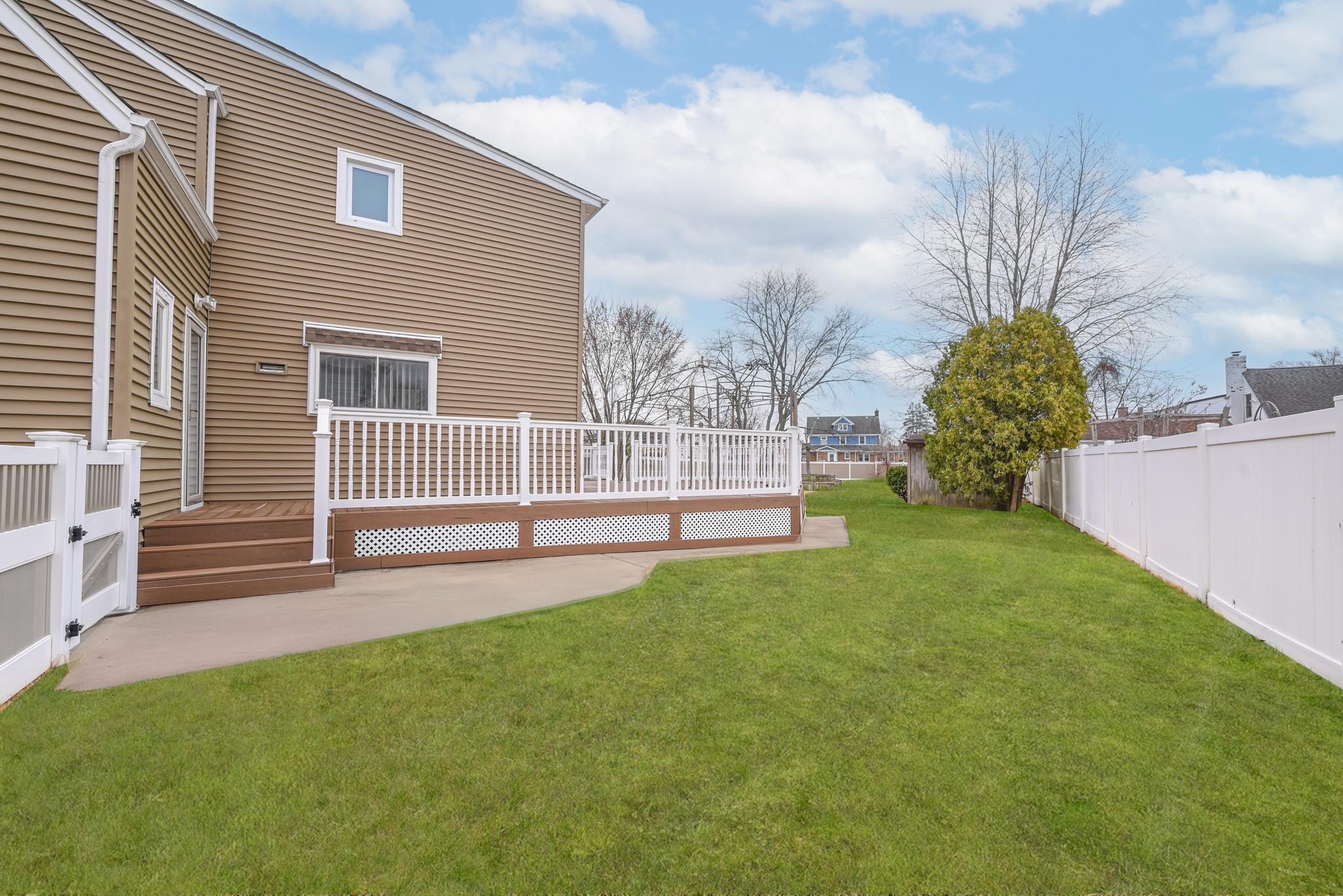 100 Morris Parkway, Valley Stream, NY 11580