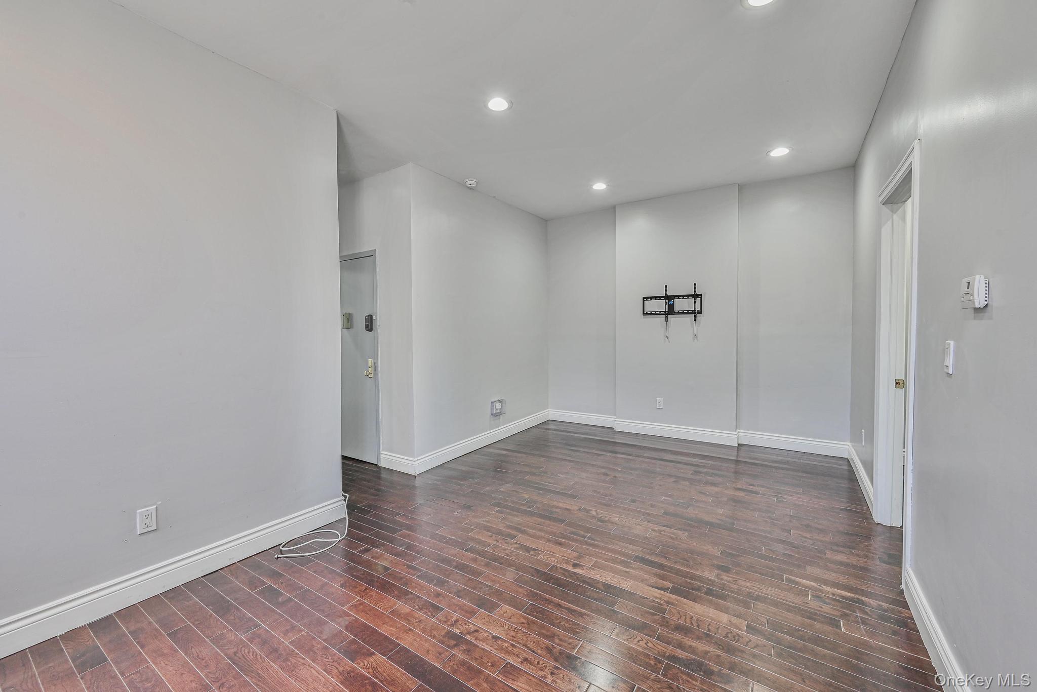 5130 35th Street, Long Island City, NY 11101