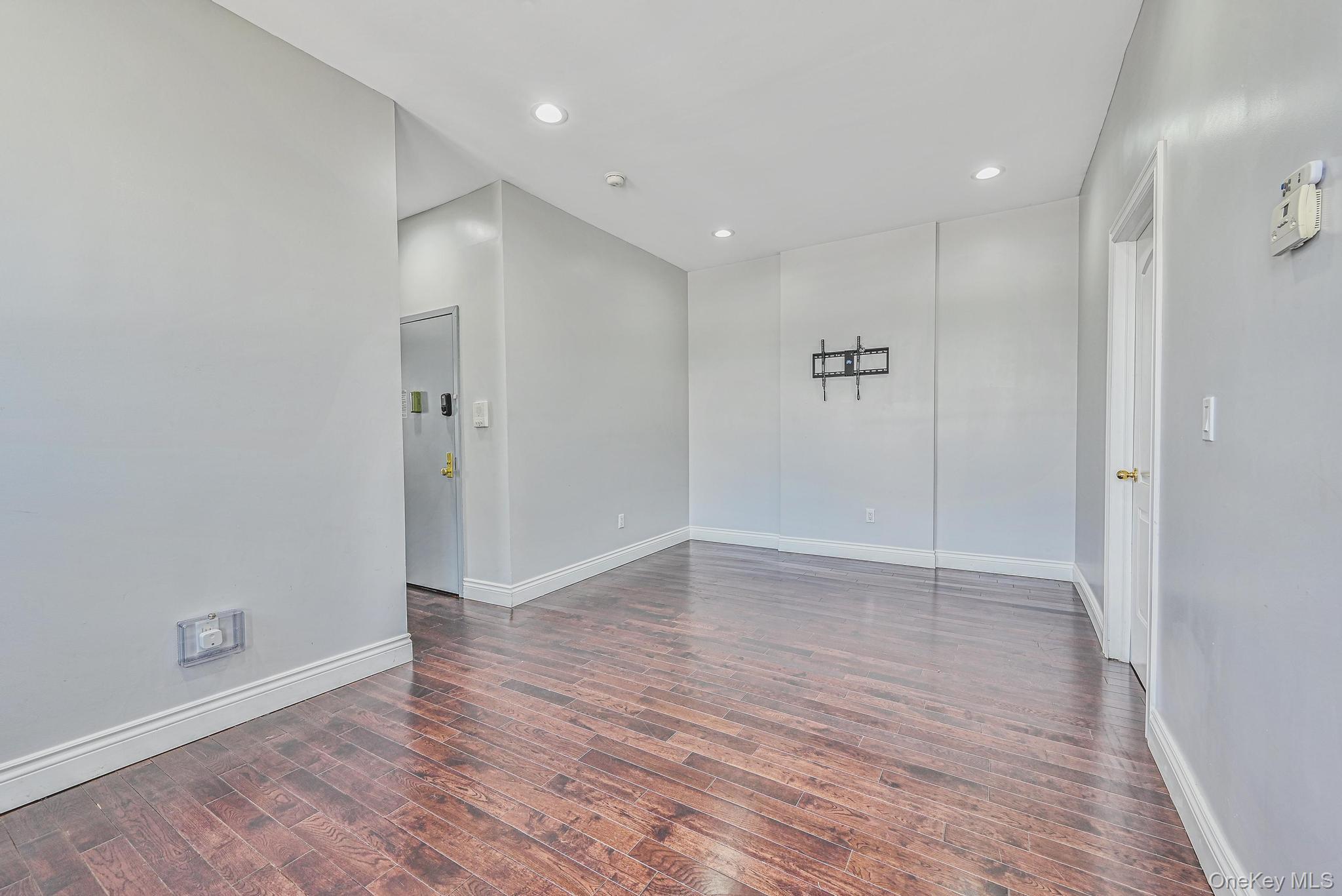 5130 35th Street, Long Island City, NY 11101