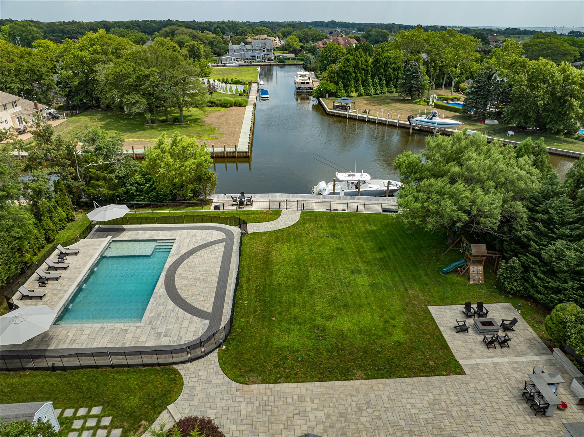 82 The Helm, East Islip, NY 11730