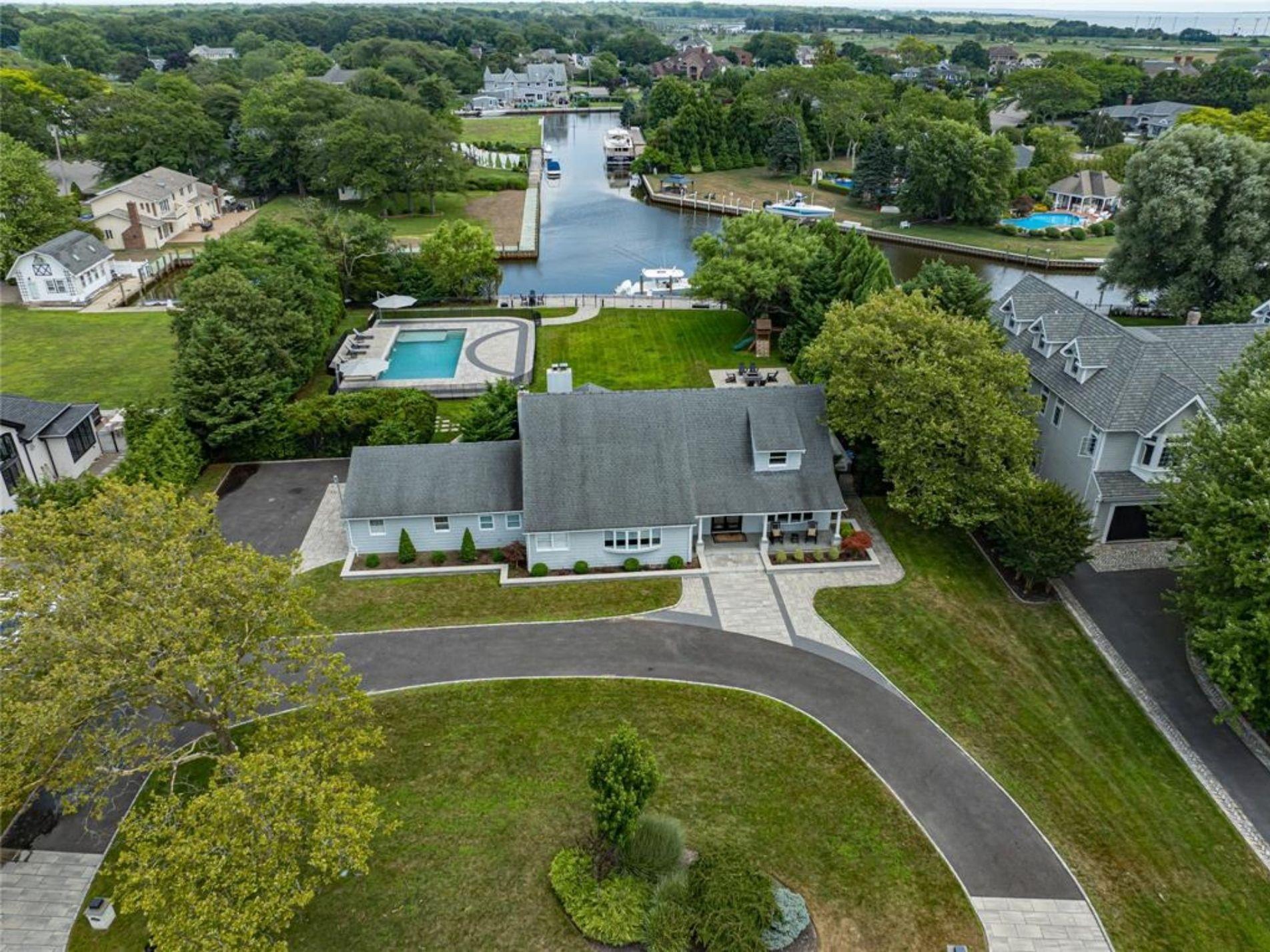 82 The Helm, East Islip, NY 11730