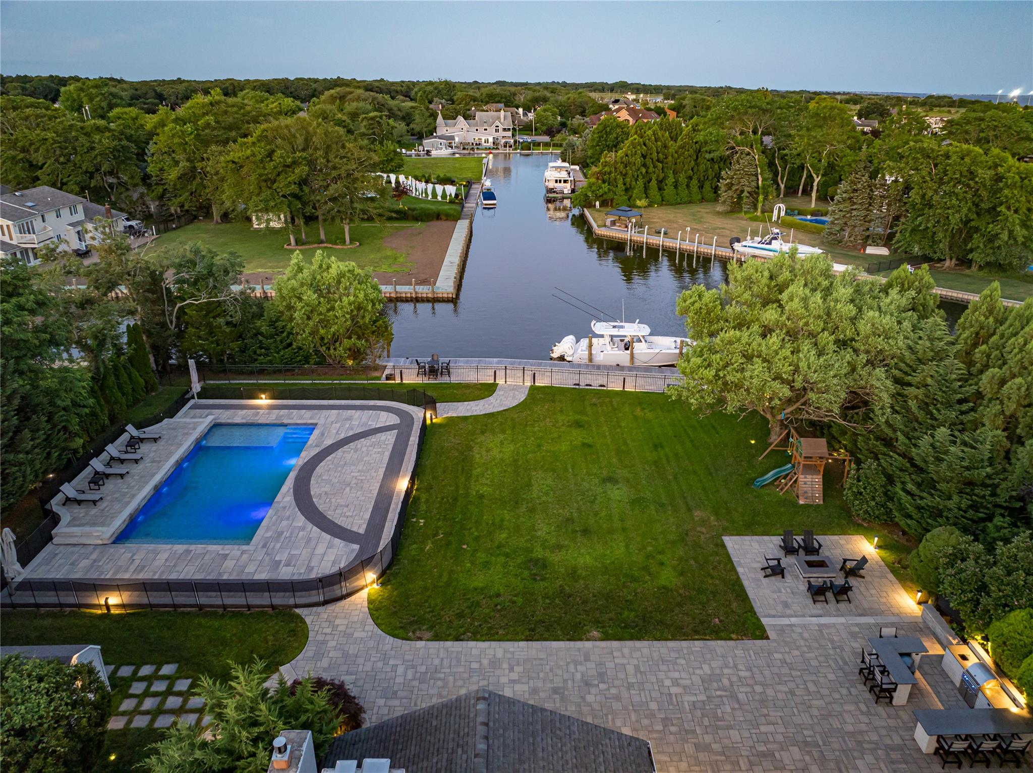 82 The Helm, East Islip, NY 11730