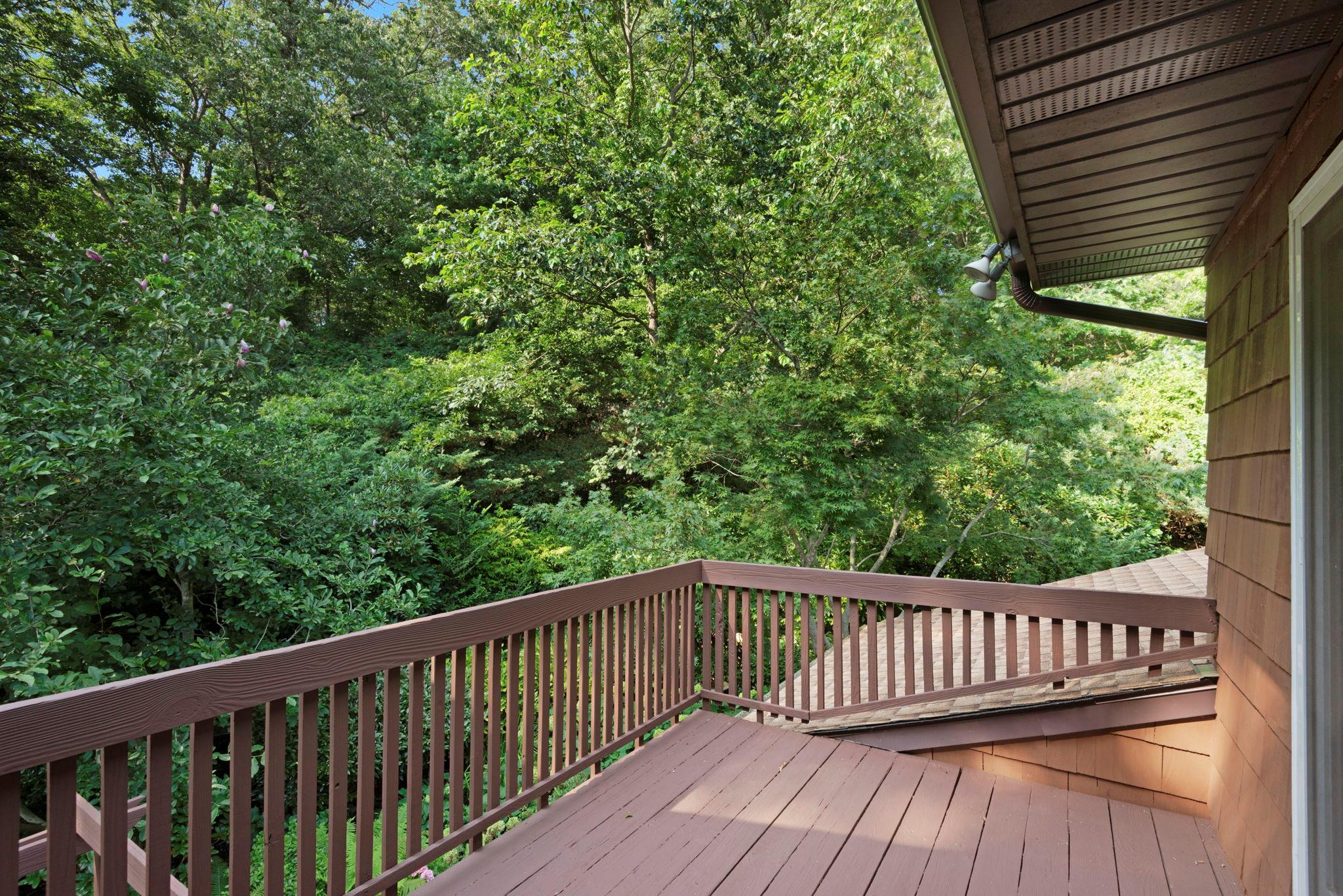 31 North Road, Northport, NY 11768