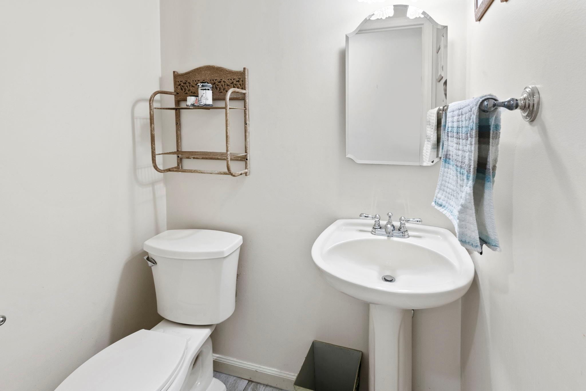 31 North Road, Northport, NY 11768