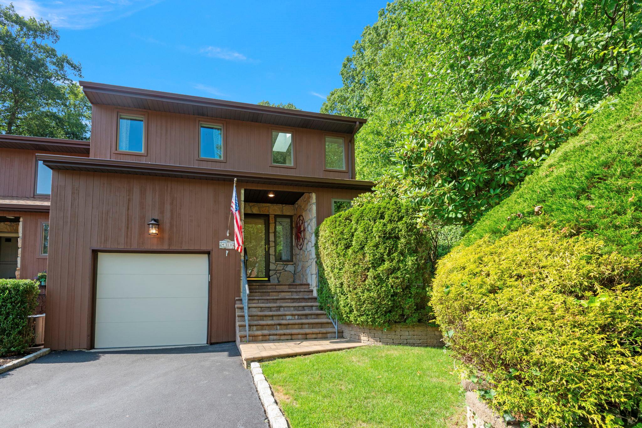 31 North Road, Northport, NY 11768