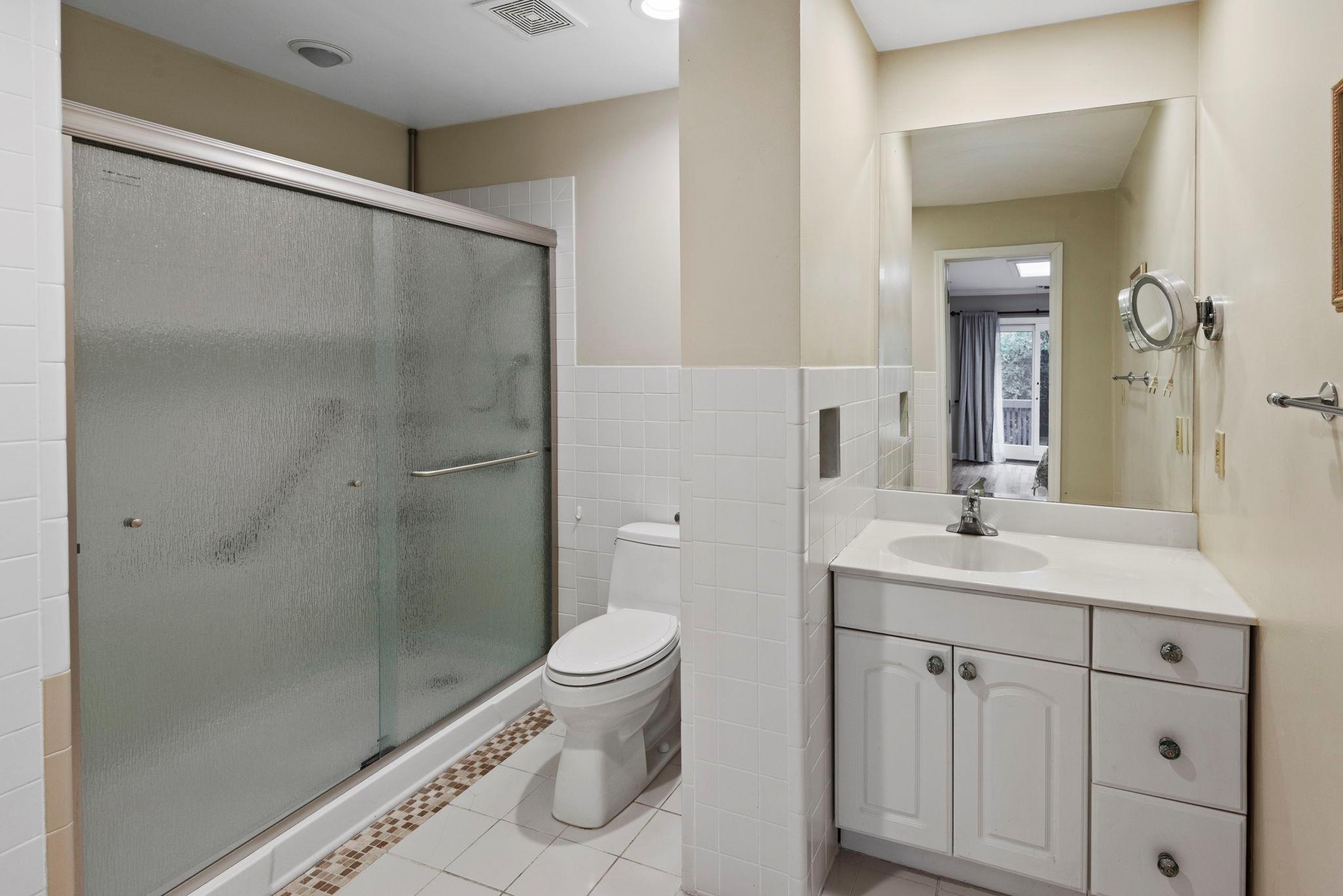 31 North Road, Northport, NY 11768