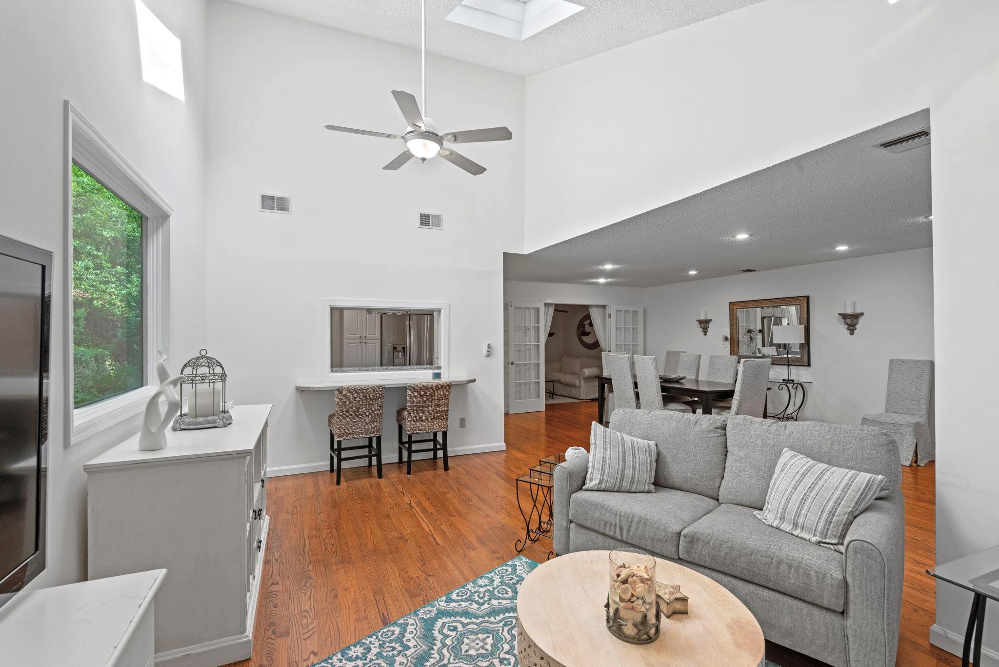 31 North Road, Northport, NY 11768