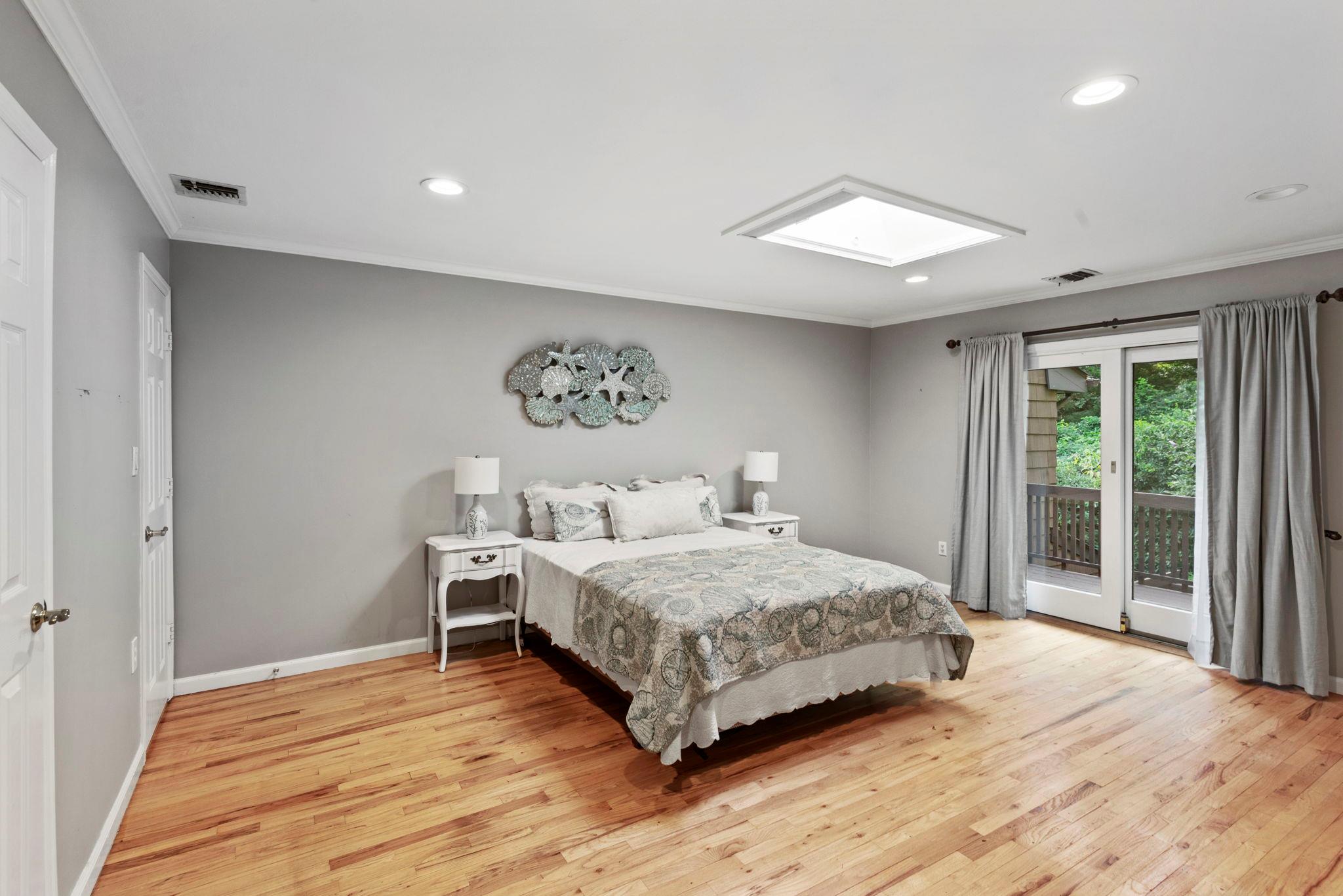 31 North Road, Northport, NY 11768