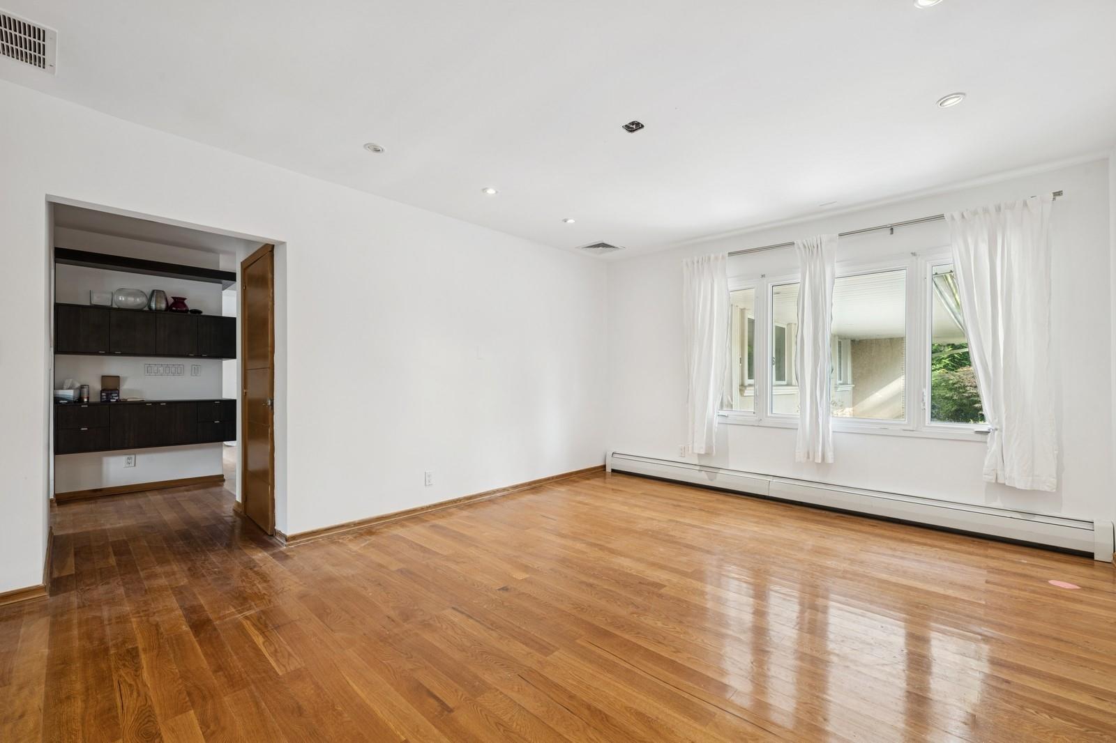 1016 Channel Drive, Hewlett Harbor, NY 11557