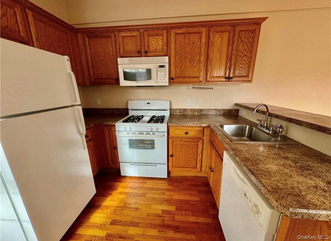 10 Burnside Avenue # F, Congers, NY 10920