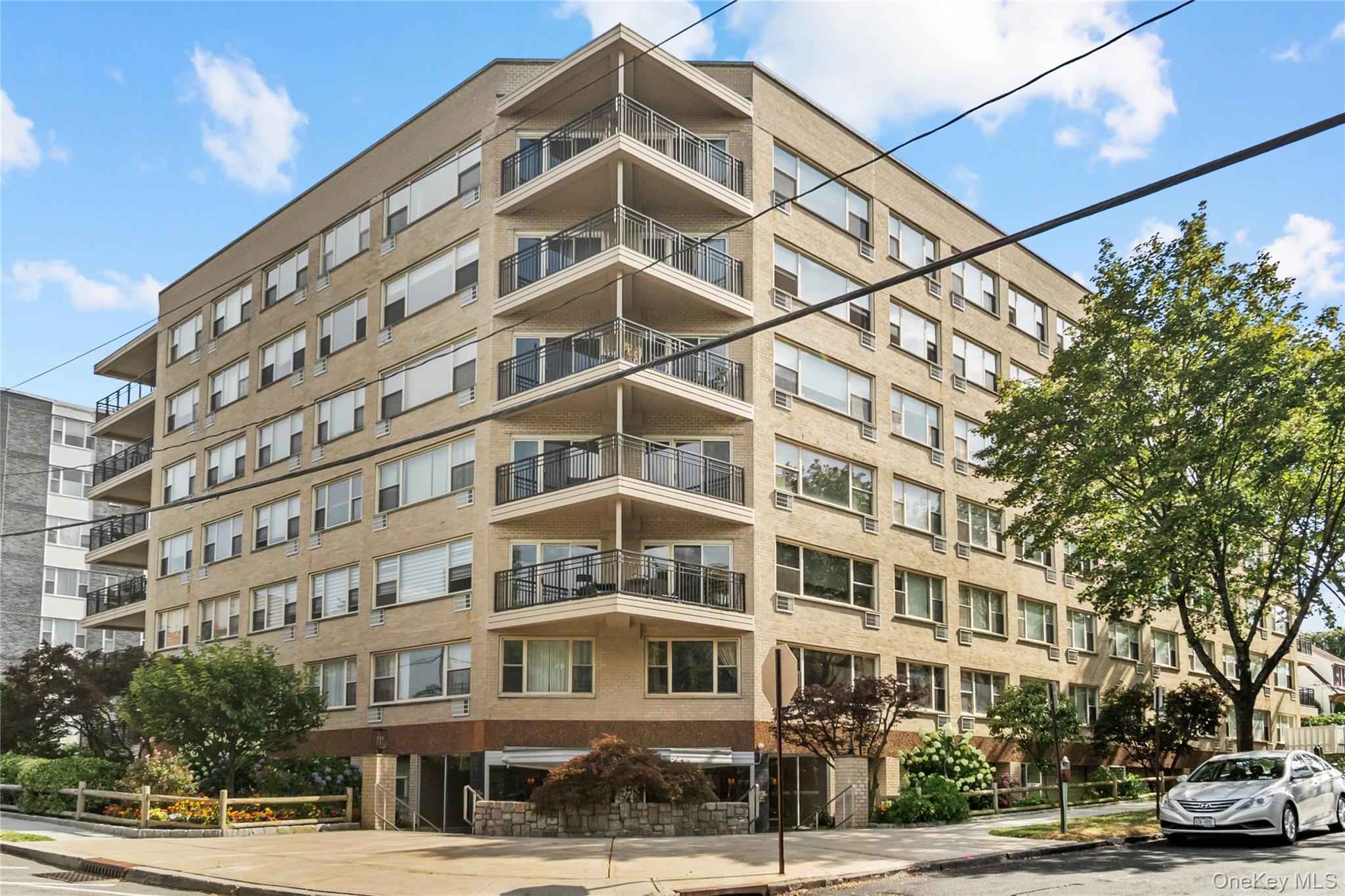 12 Old Mamaroneck Road # 7P, White Plains, NY 10605