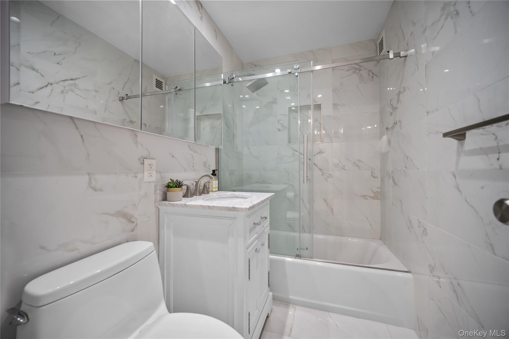 12 Old Mamaroneck Road # 7P, White Plains, NY 10605