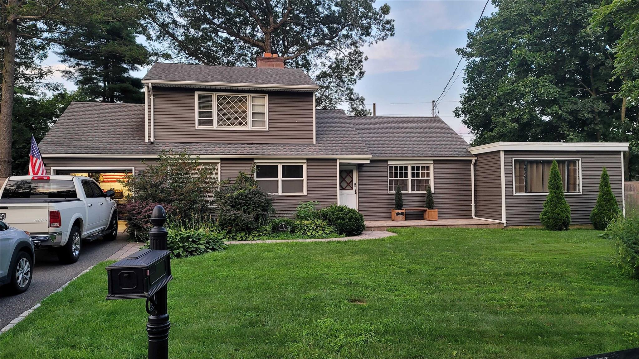 7 Scott Drive, Melville, NY 11747