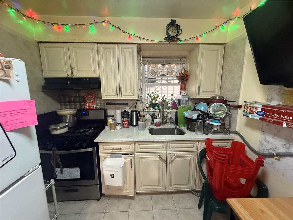 40-06 95 Street, Elmhurst, NY 11373