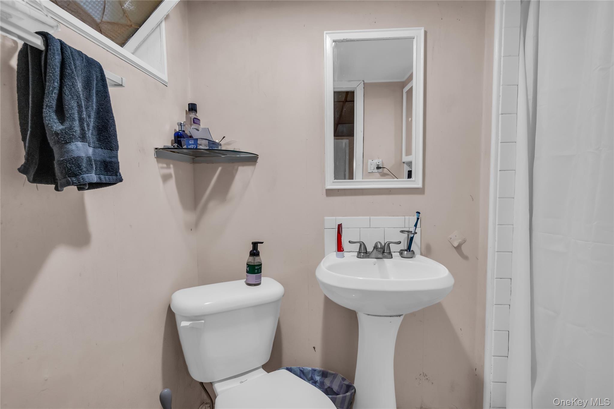 85 Robert Street, Patchogue, NY 11772