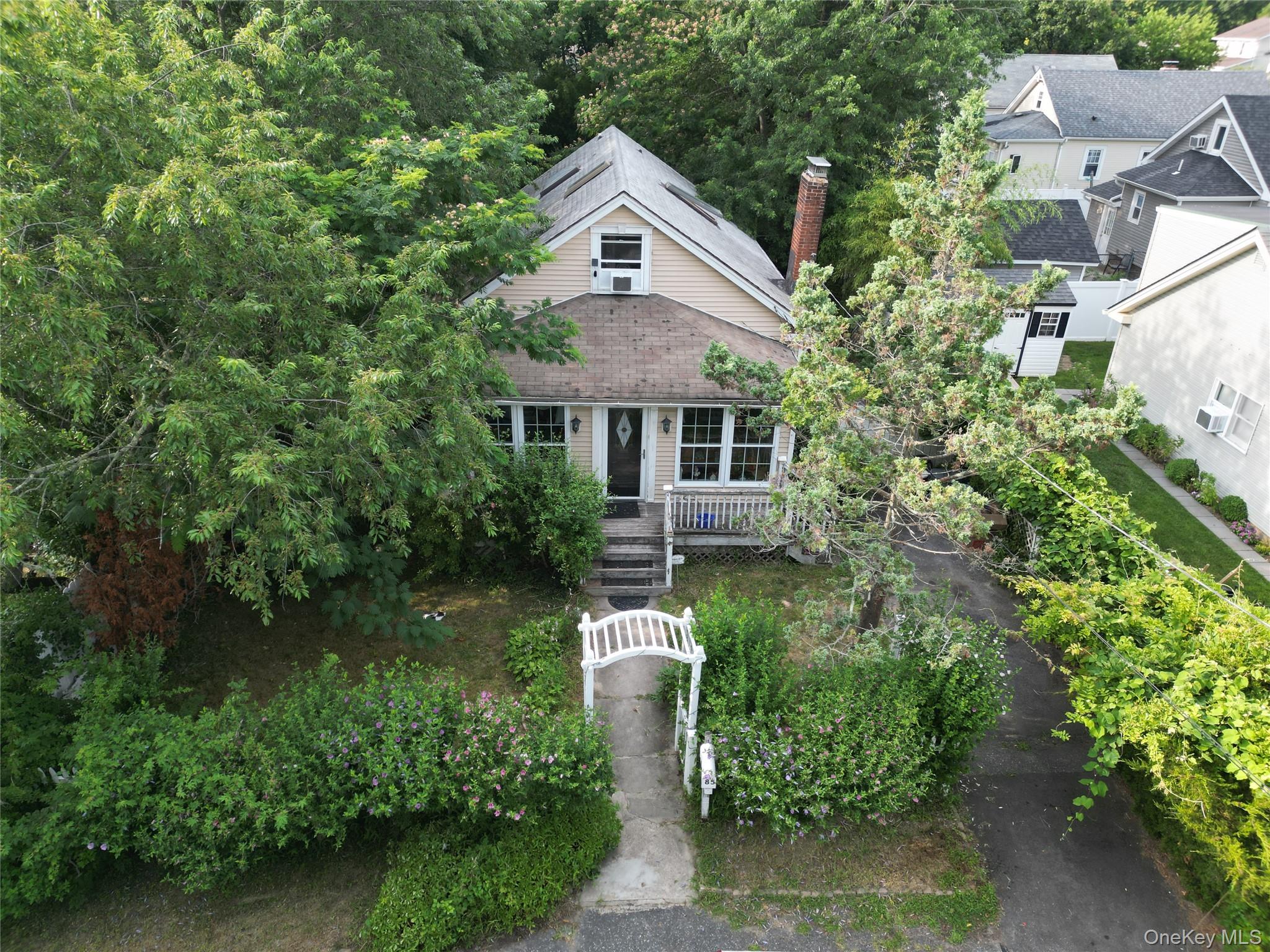 85 Robert Street, Patchogue, NY 11772