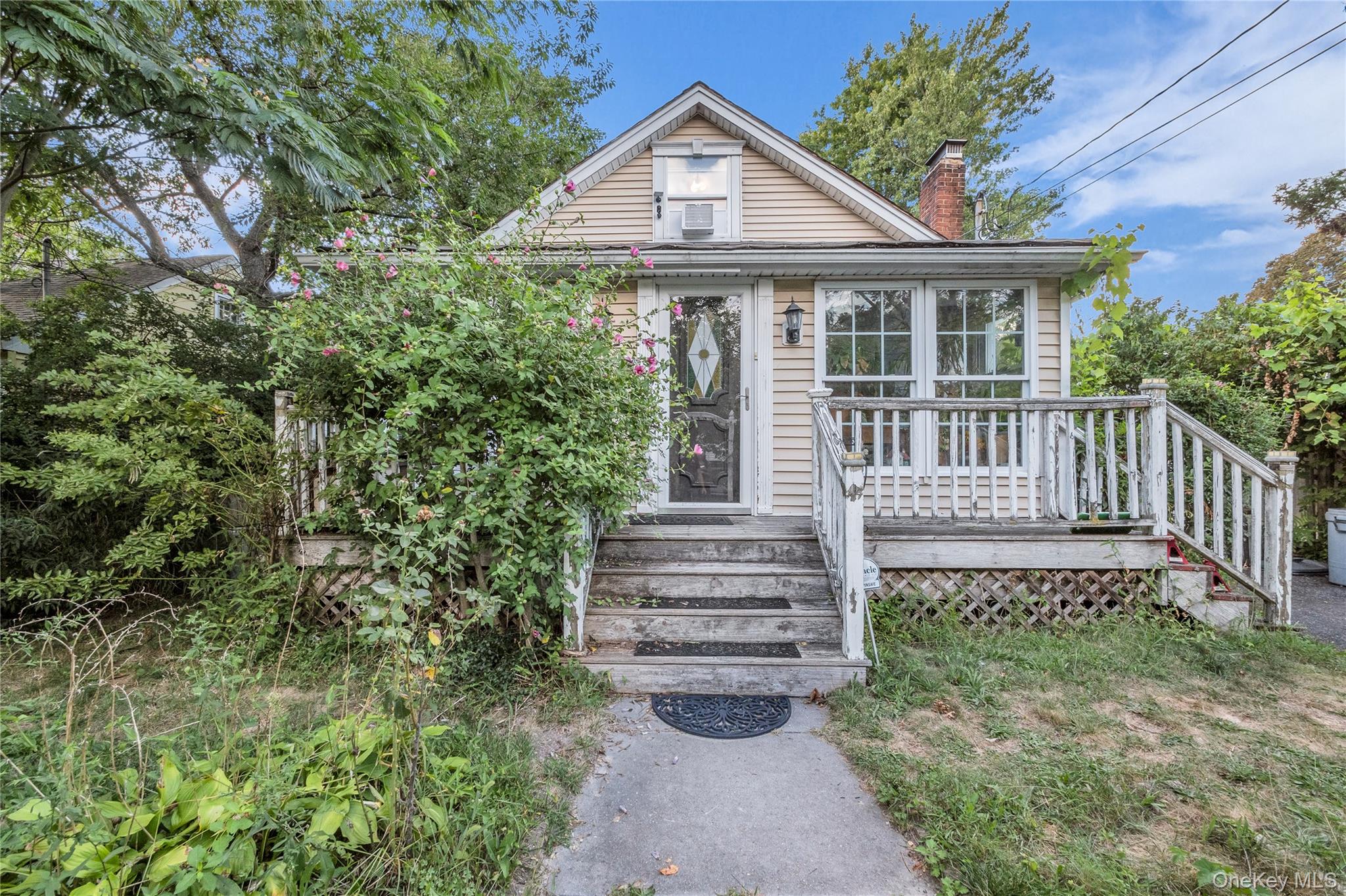 85 Robert Street, Patchogue, NY 11772