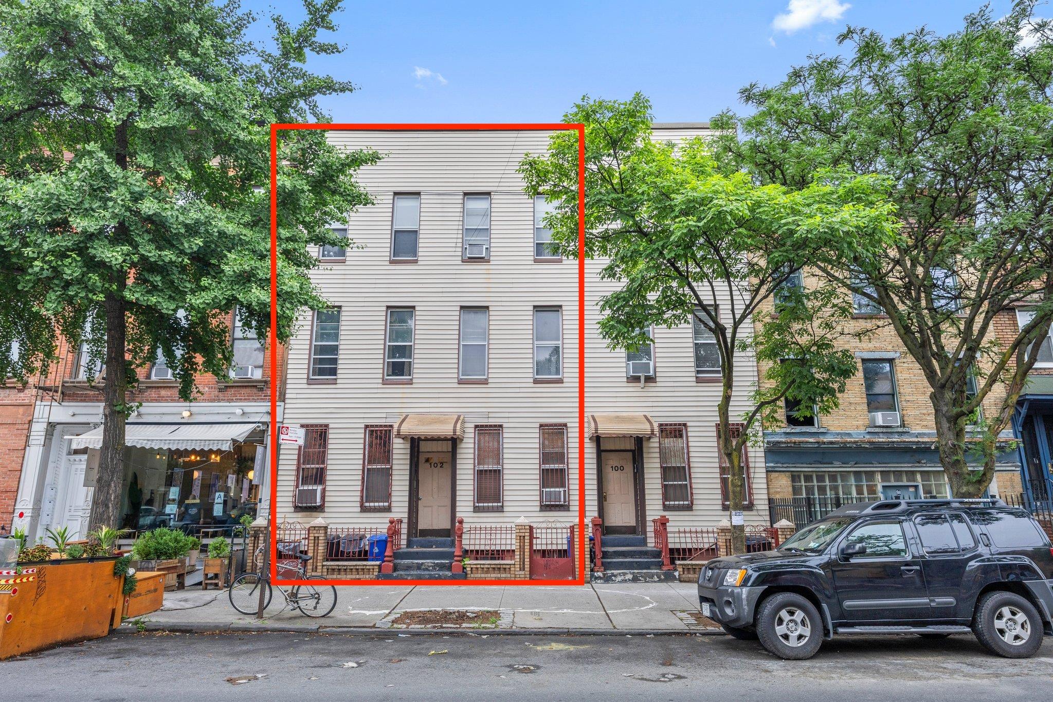 102 Roebling Street, Brooklyn, NY 11211