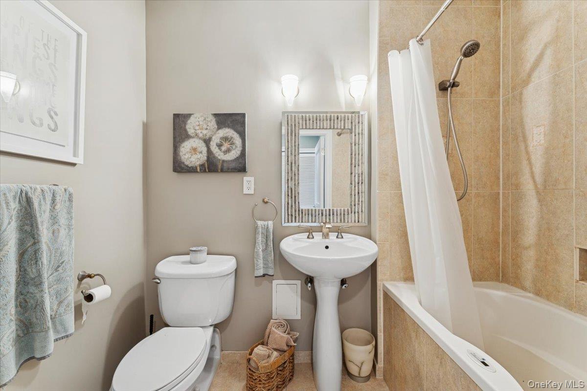 100 W Broadway # 7BB, Long Beach, NY 11561