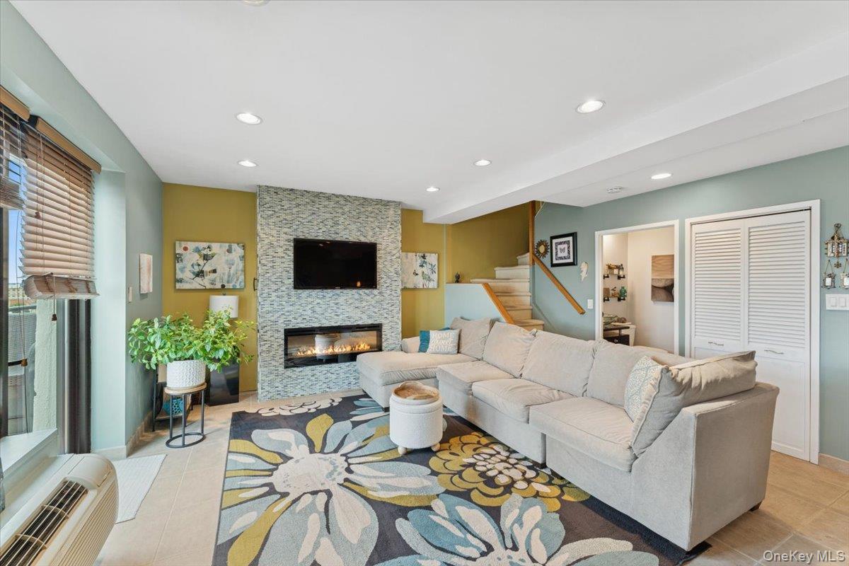 100 W Broadway # 7BB, Long Beach, NY 11561