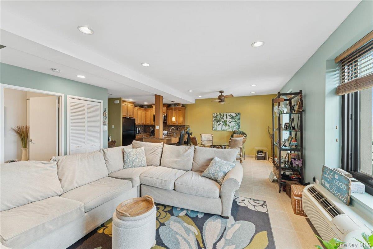 100 W Broadway # 7BB, Long Beach, NY 11561