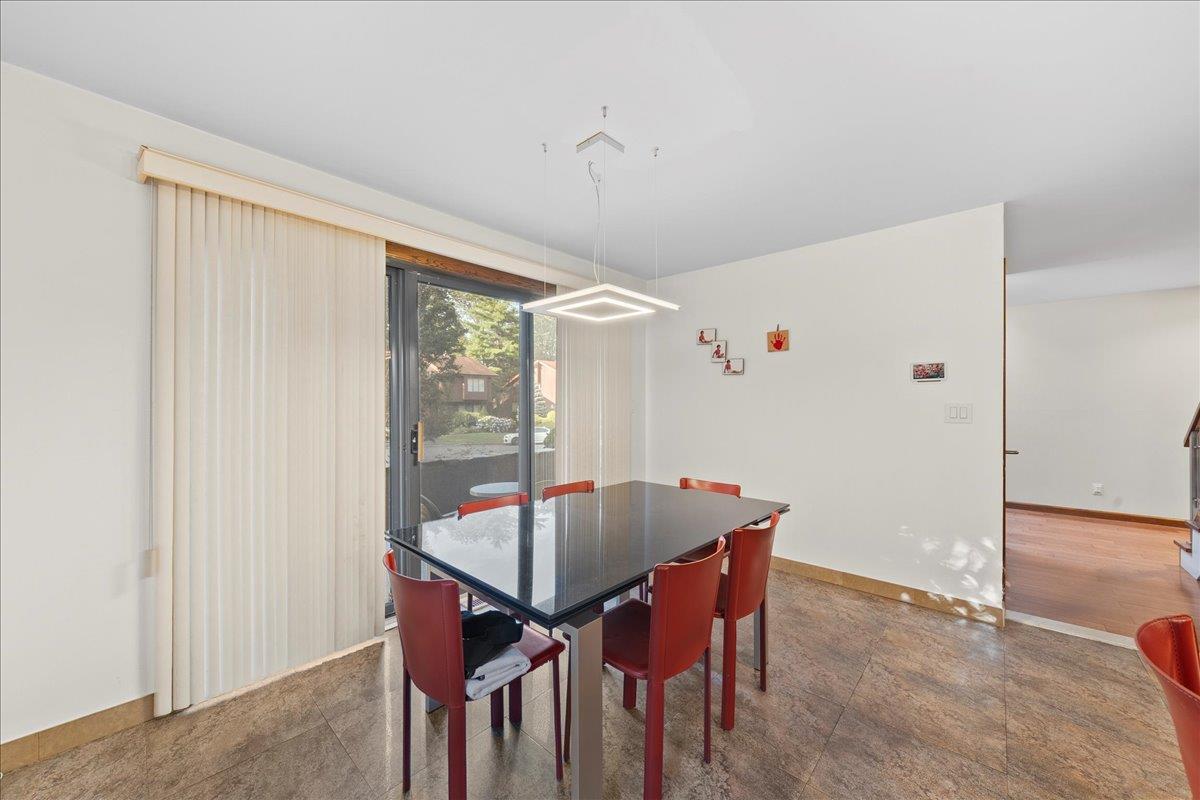 10 Morley Court, Albertson, NY 11507