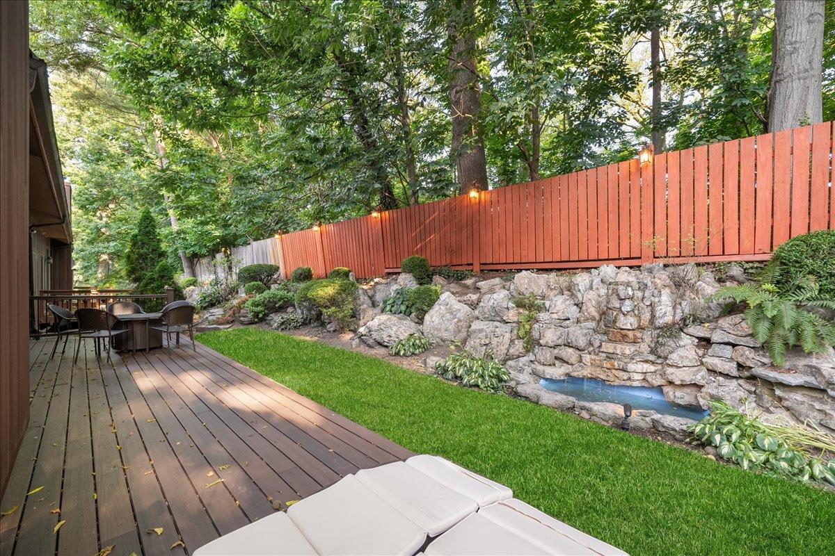 10 Morley Court, Albertson, NY 11507