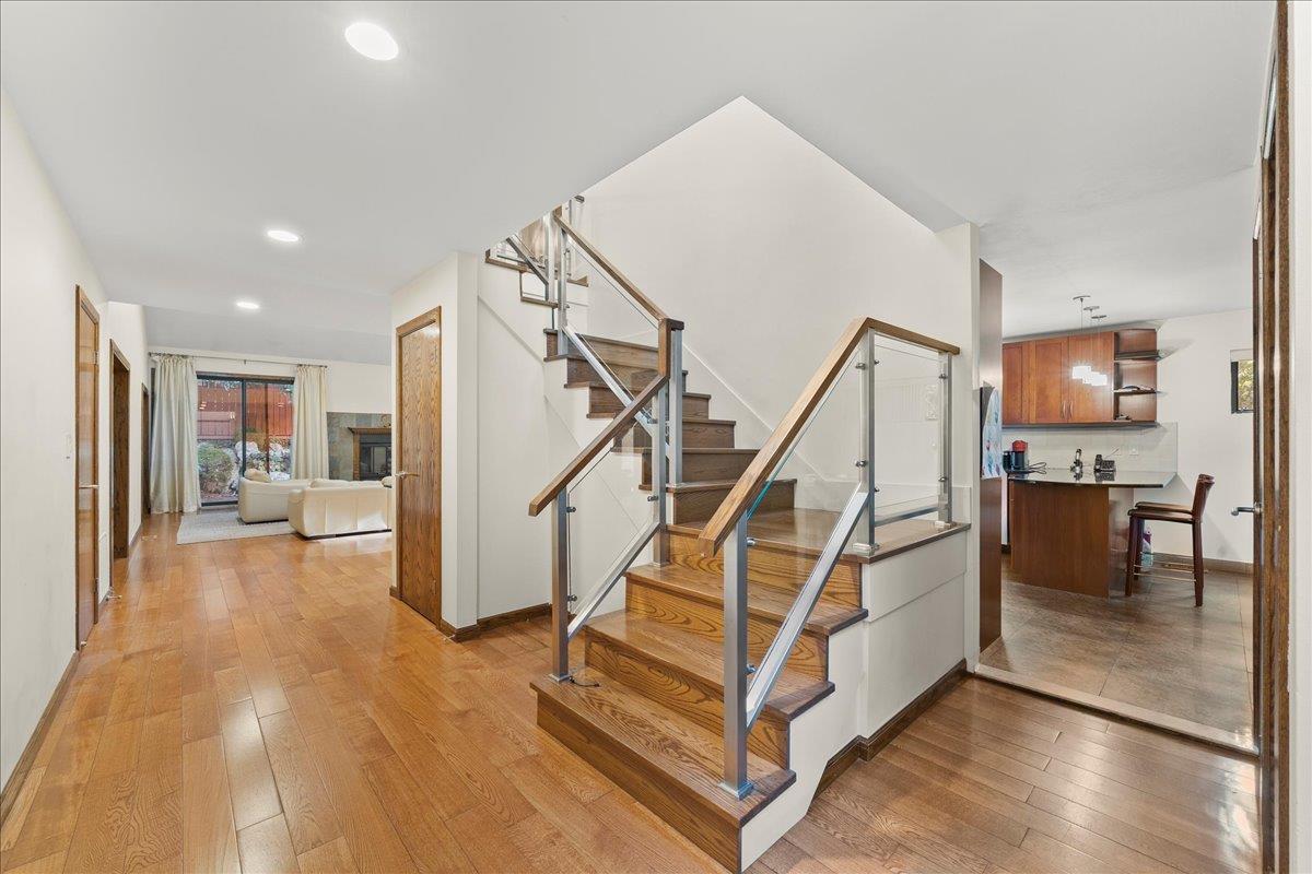 10 Morley Court, Albertson, NY 11507