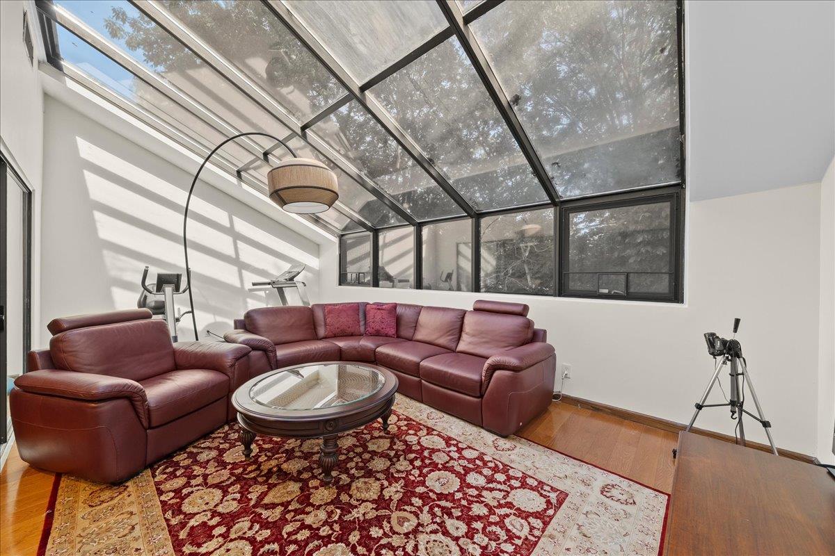 10 Morley Court, Albertson, NY 11507