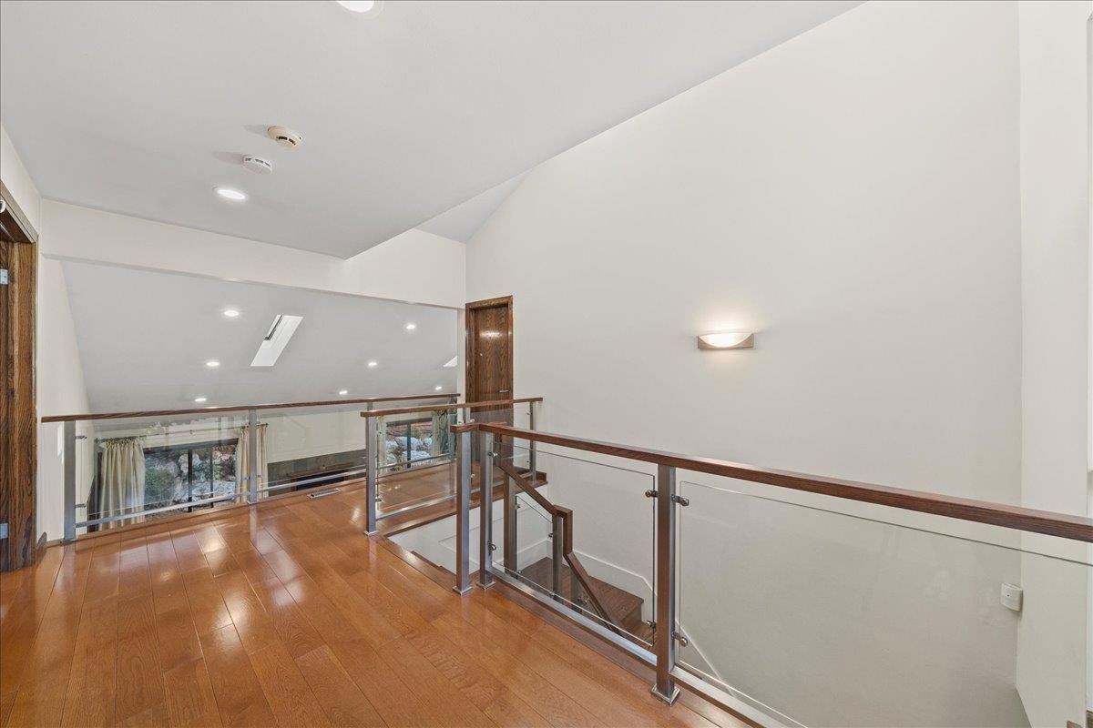 10 Morley Court, Albertson, NY 11507