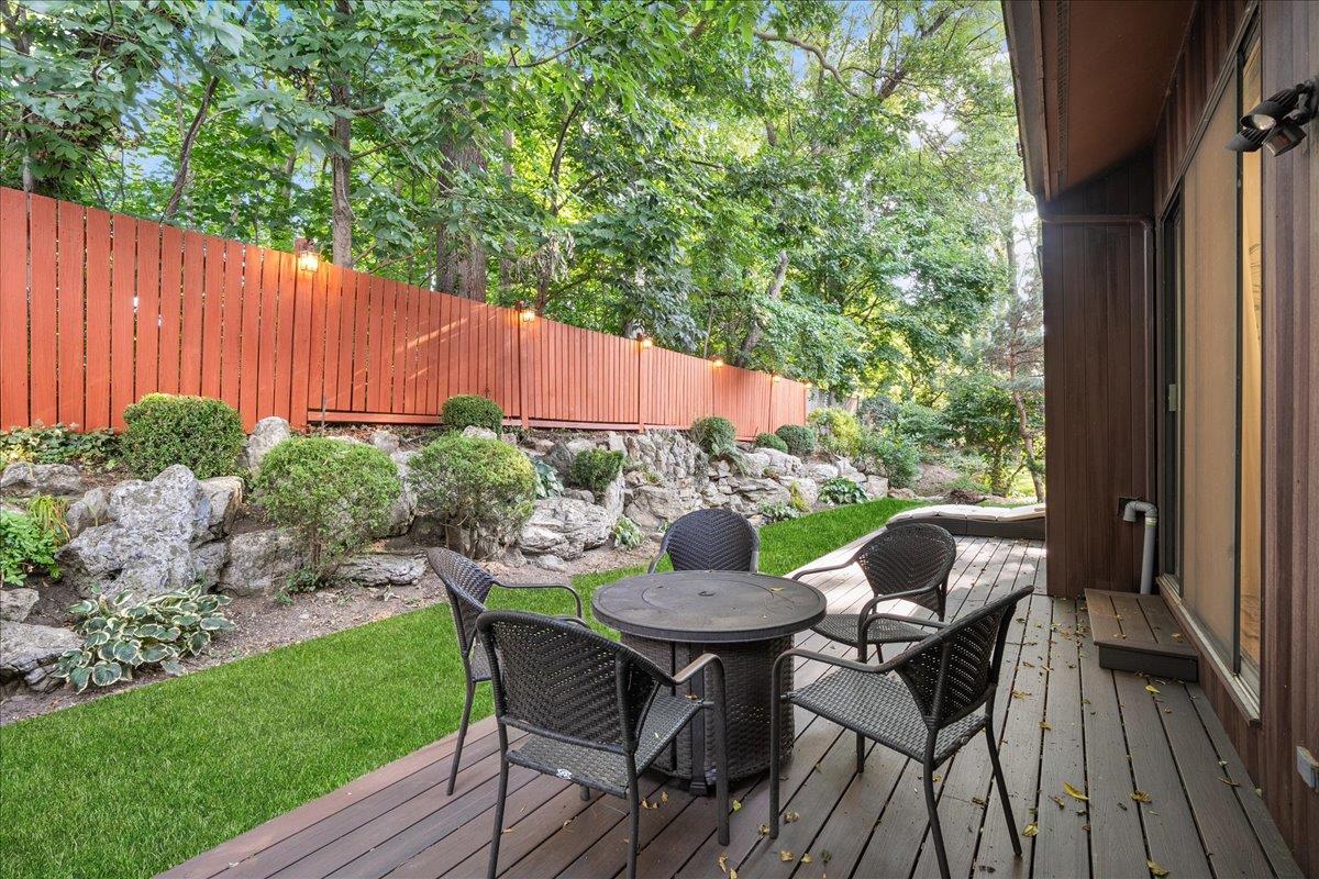 10 Morley Court, Albertson, NY 11507