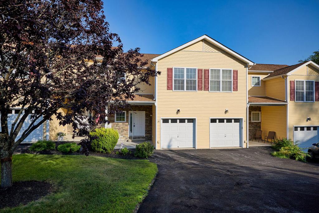 39 Aveonis Court, Fishkill, NY 12524
