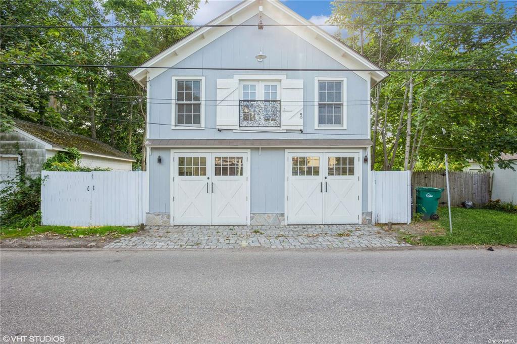516 Main Street # CARRIAGE HOUSE, Greenport, NY 11944