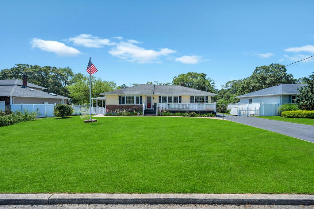 64 Rockaway Street, Islip Terrace, NY 11752