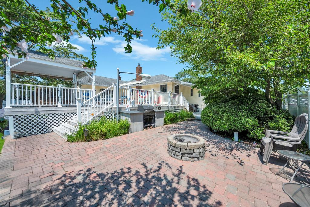 64 Rockaway Street, Islip Terrace, NY 11752