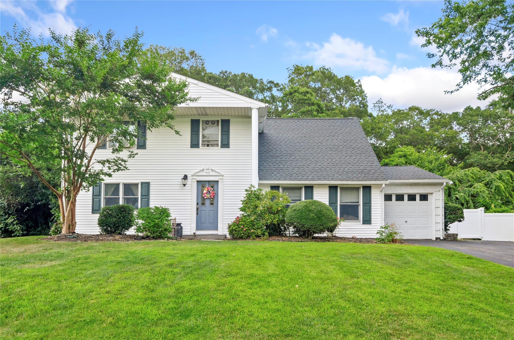 43 Westcliff Drive, Mount Sinai, NY 11766