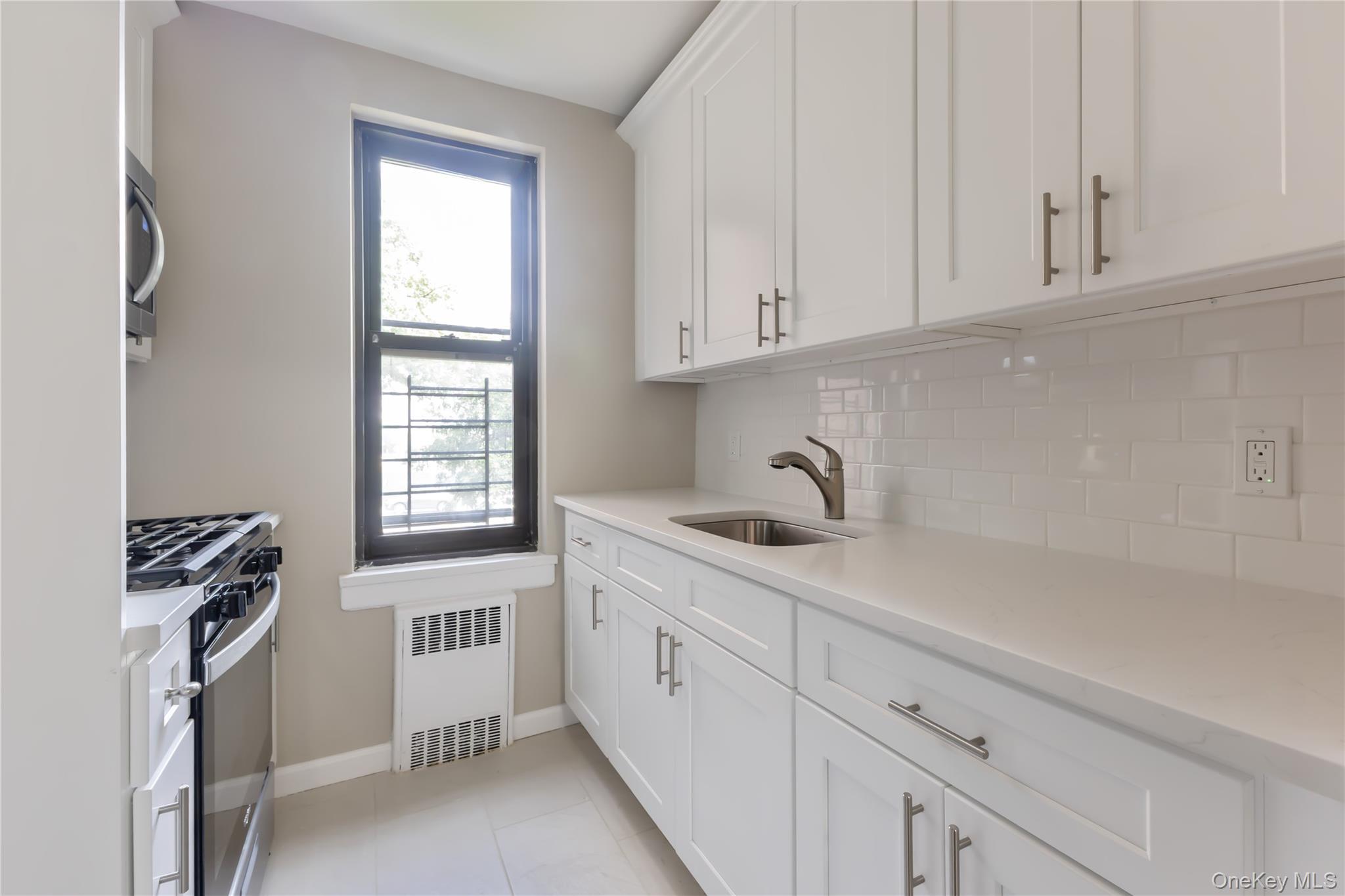 112-24 Northern Boulevard # 2E, Corona, NY 11368