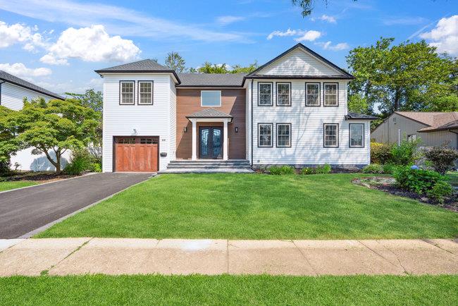 21 Venus Road, Syosset, NY 11791