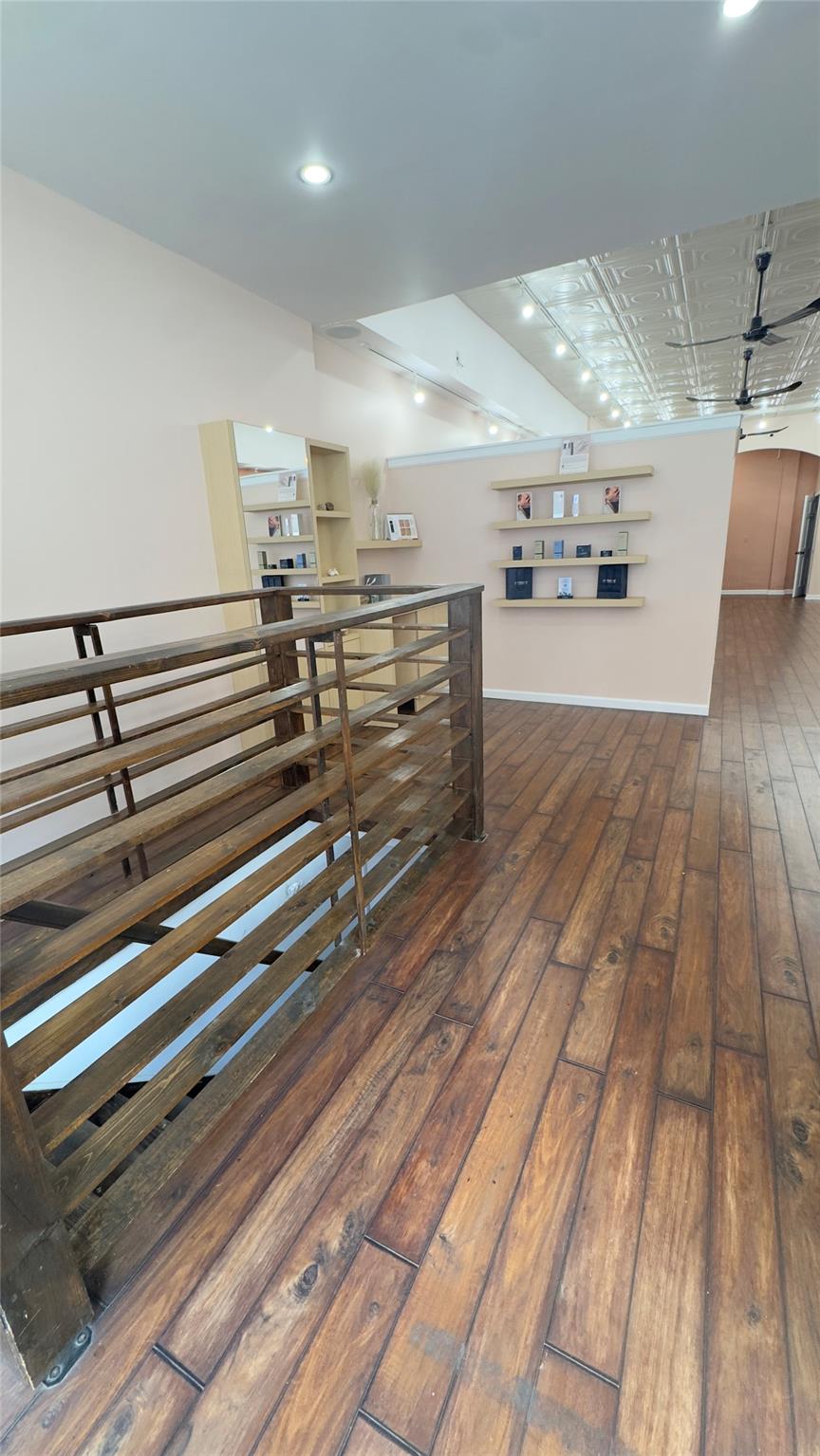 754 manhattan avenue # store, Brooklyn, NY 11222