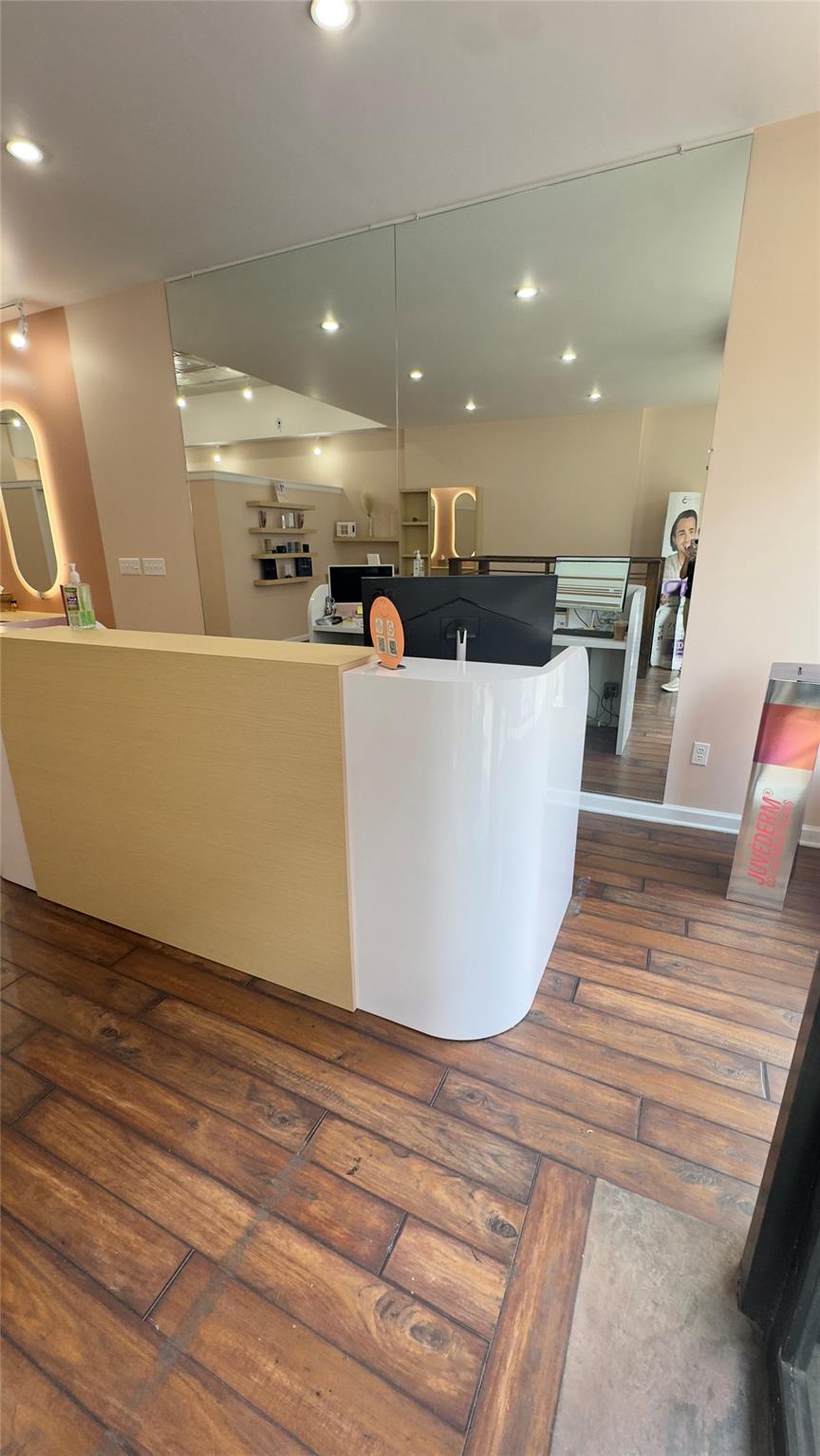754 manhattan avenue # store, Brooklyn, NY 11222