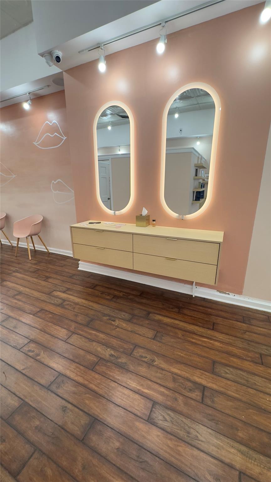 754 manhattan avenue # store, Brooklyn, NY 11222