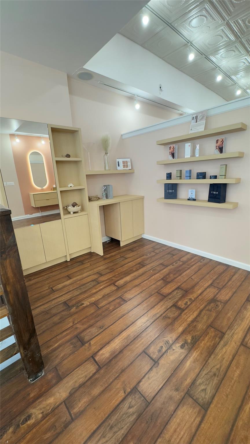 754 manhattan avenue # store, Brooklyn, NY 11222