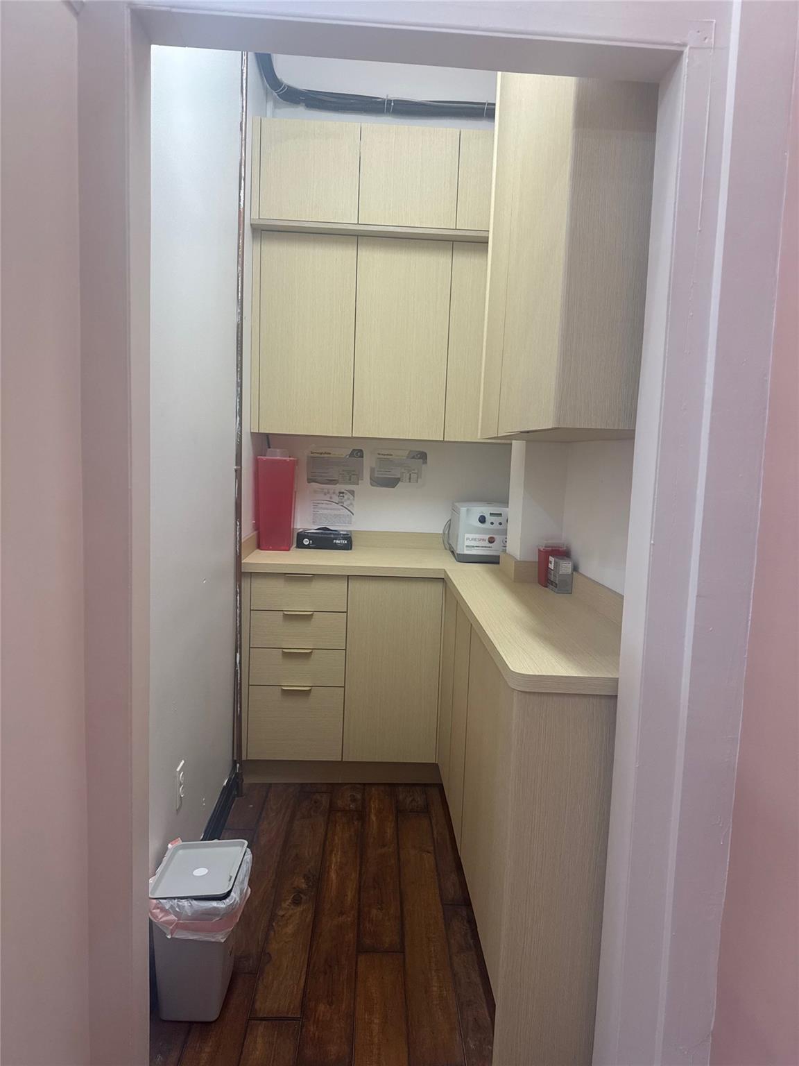 754 manhattan avenue # store, Brooklyn, NY 11222