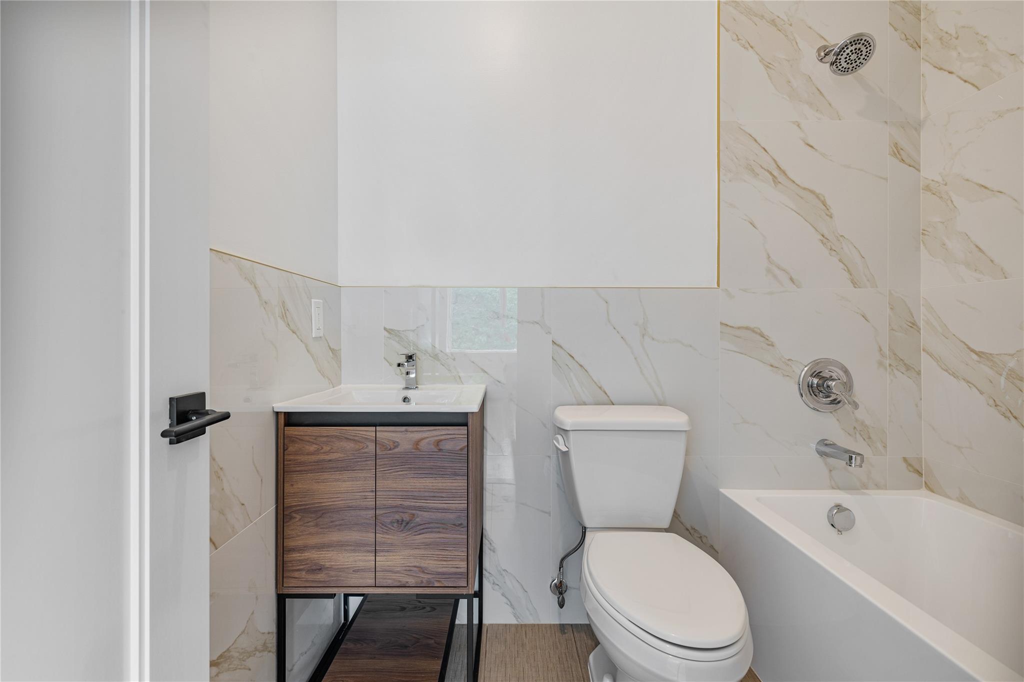 24 Suffern Place # 201, Monsey, NY 10952