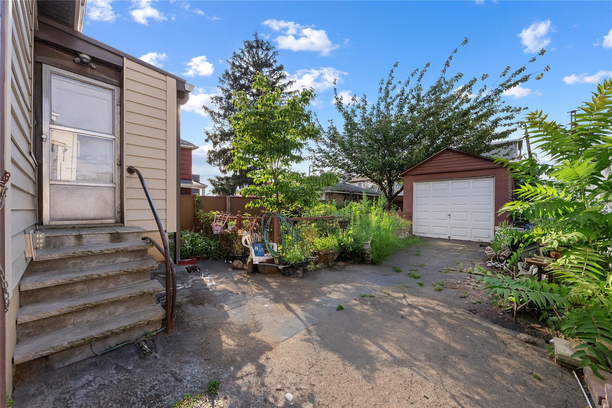 2121 Quimby Avenue, Bronx, NY 10473